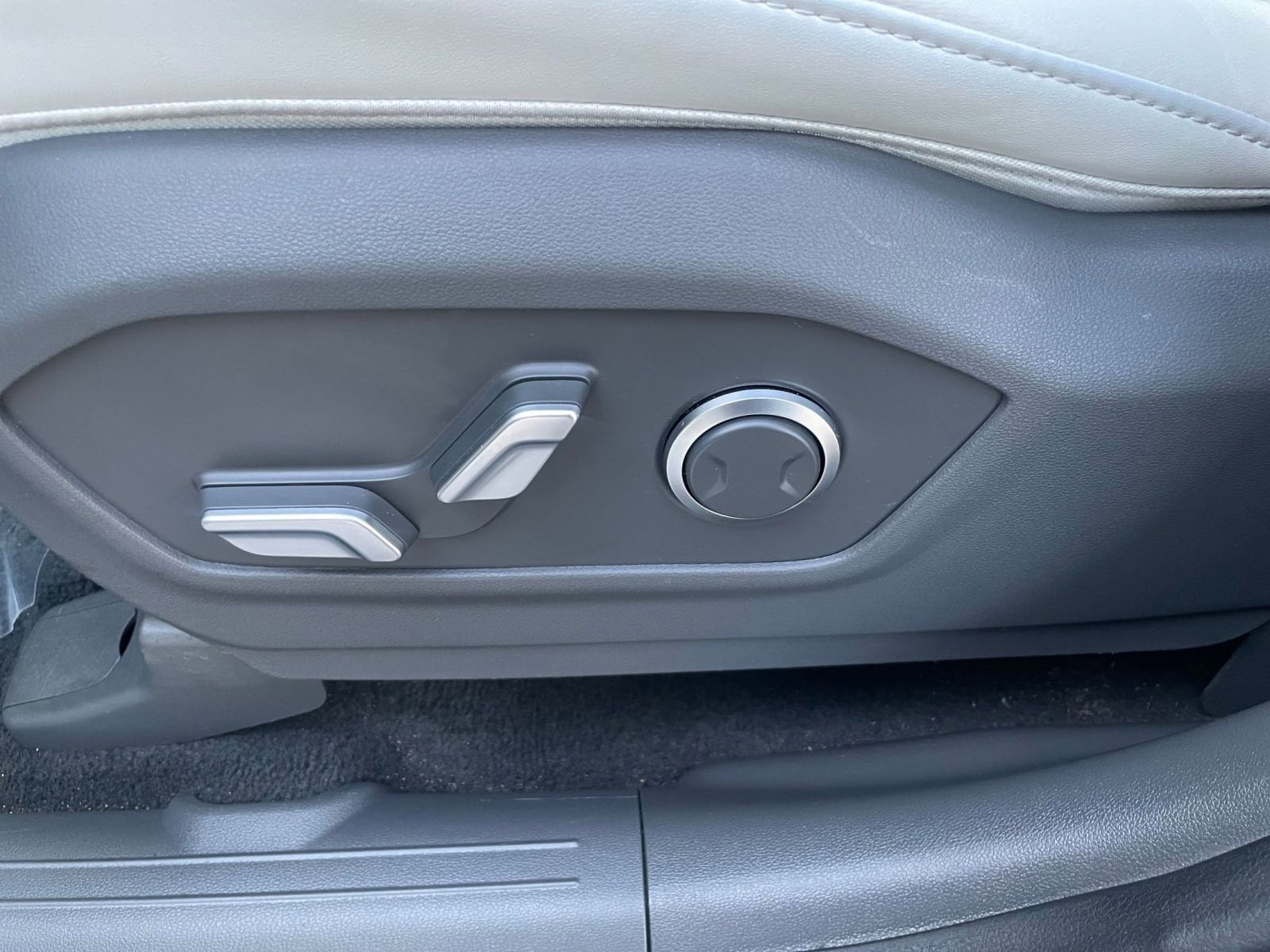 Thumbnail: 2025 Hyundai Santa Fe - 23