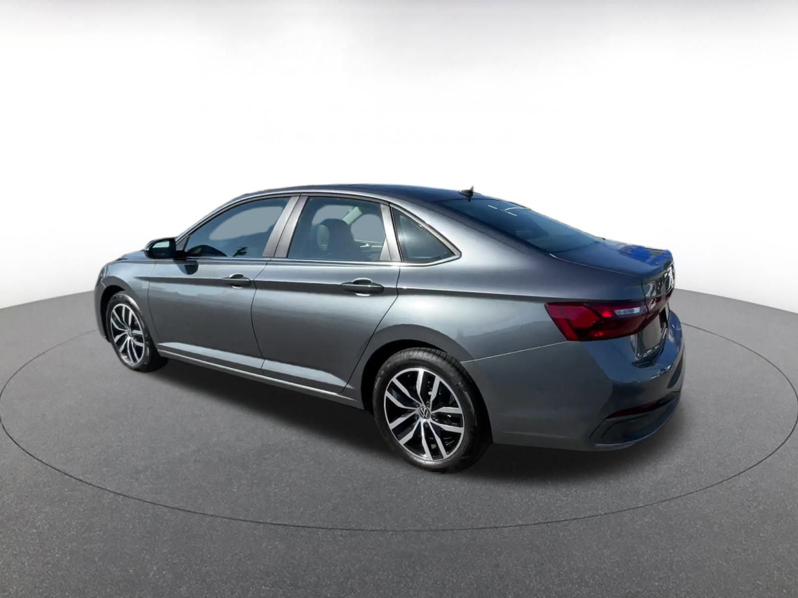 Thumbnail: 2025 Volkswagen Jetta - 10