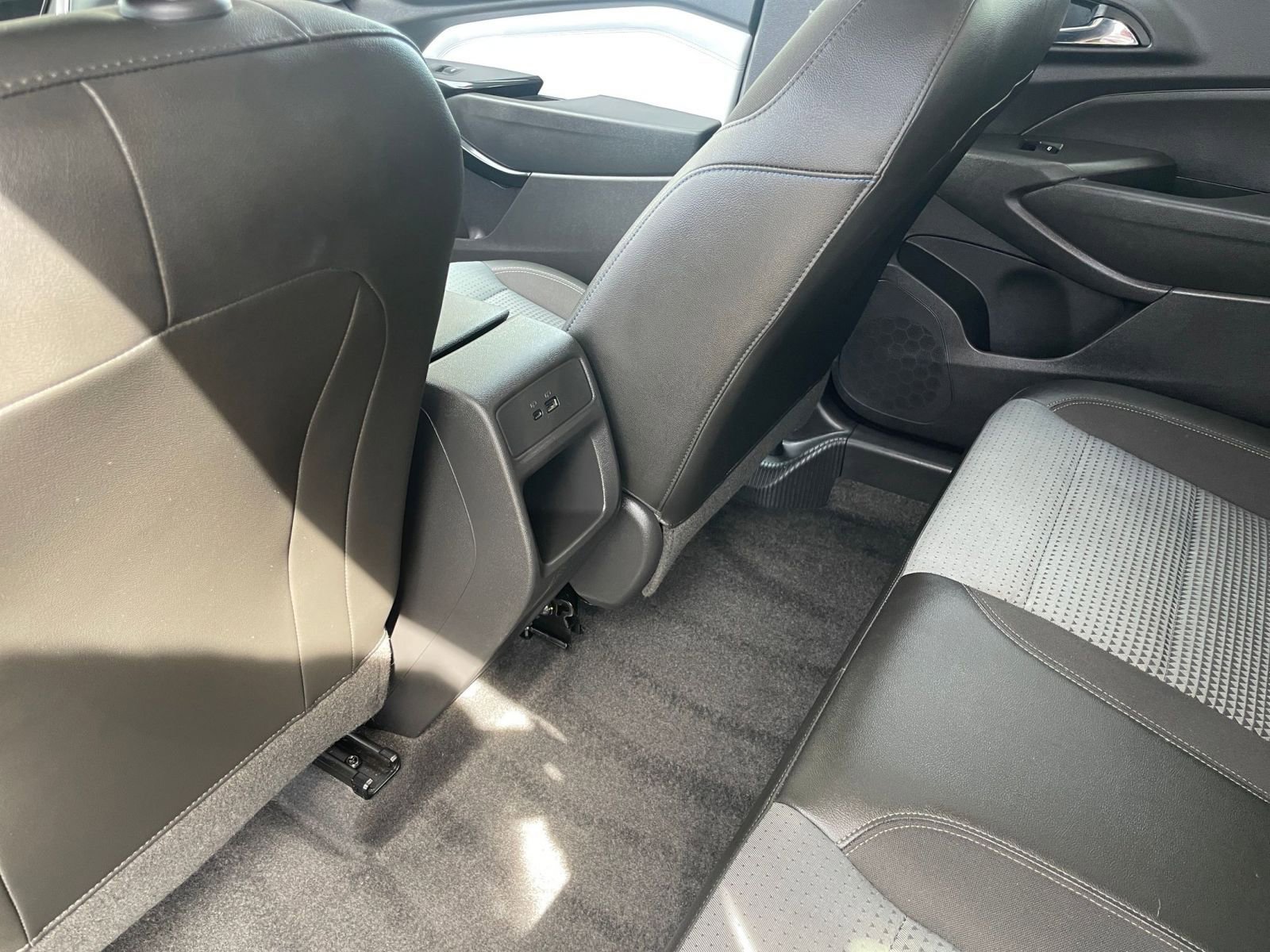 Thumbnail: 2025 Chevrolet Trax - 23