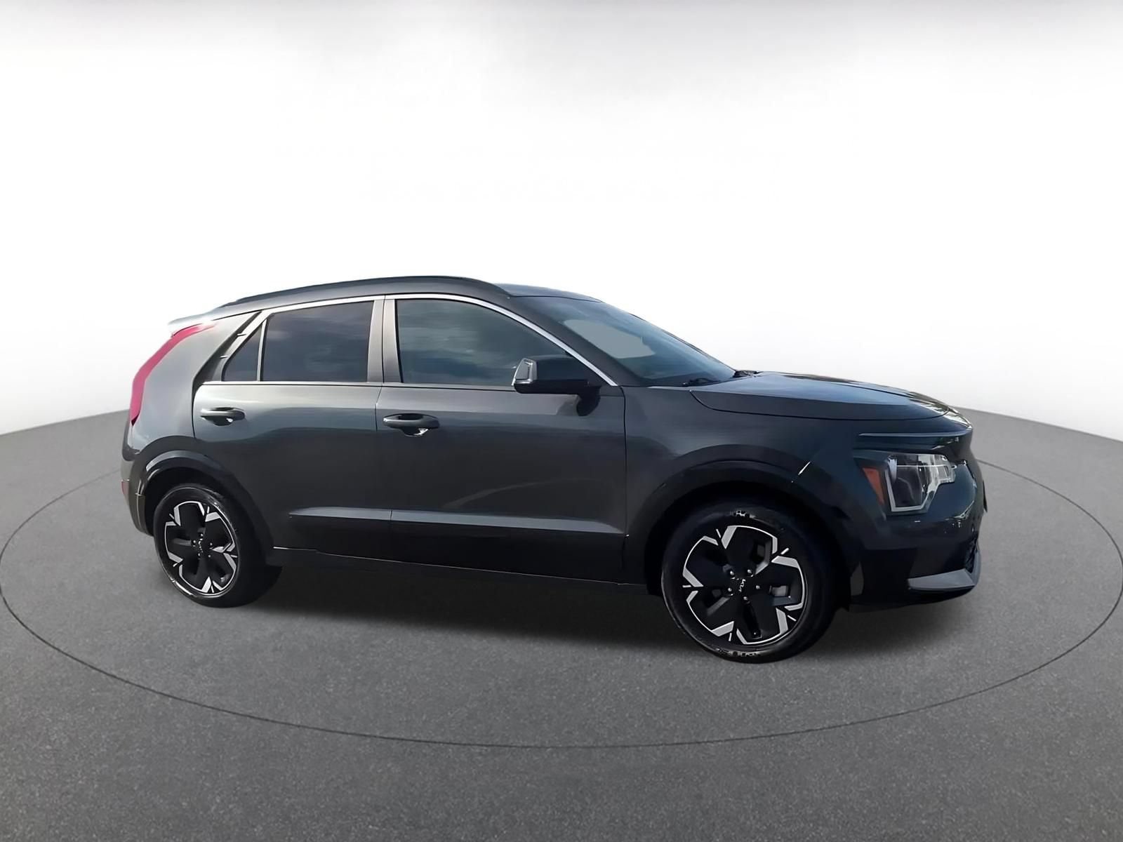 Thumbnail: 2023 Kia Niro - 2