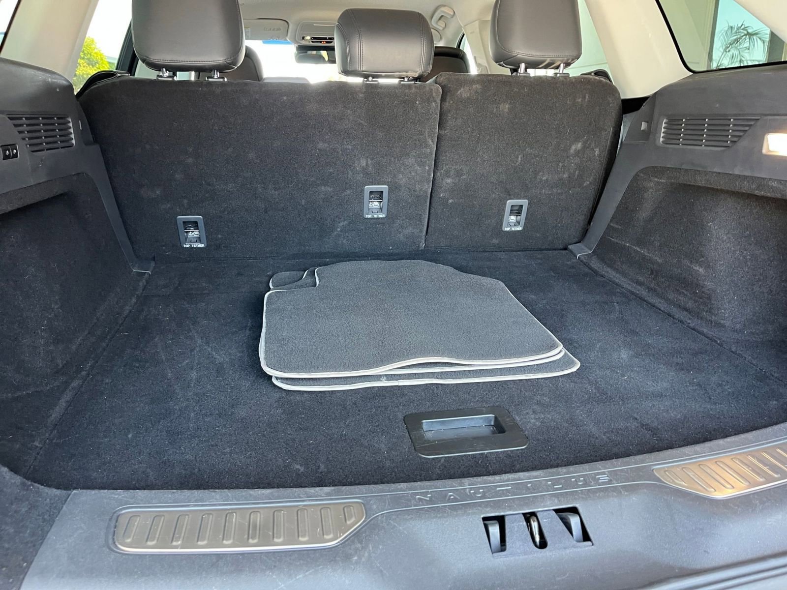 Thumbnail: 2024 Lincoln Nautilus - 31