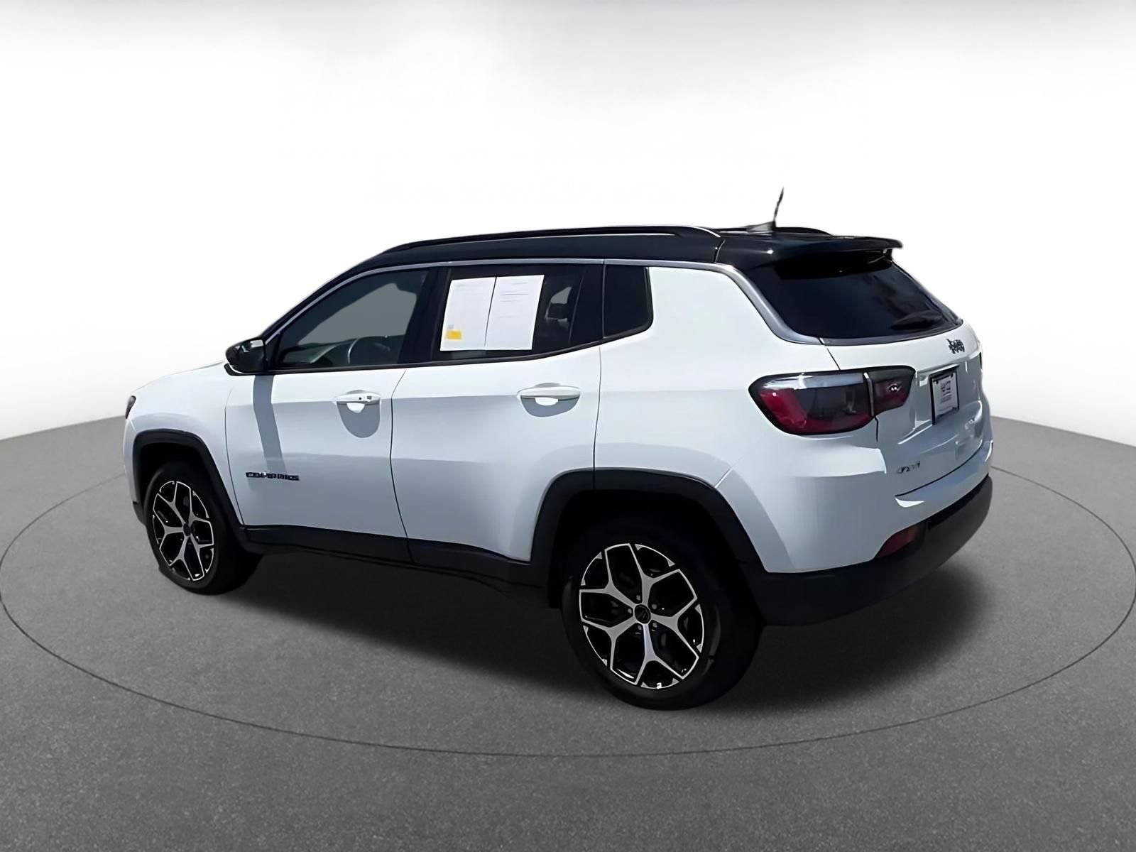 Thumbnail: 2025 Jeep Compass - 9