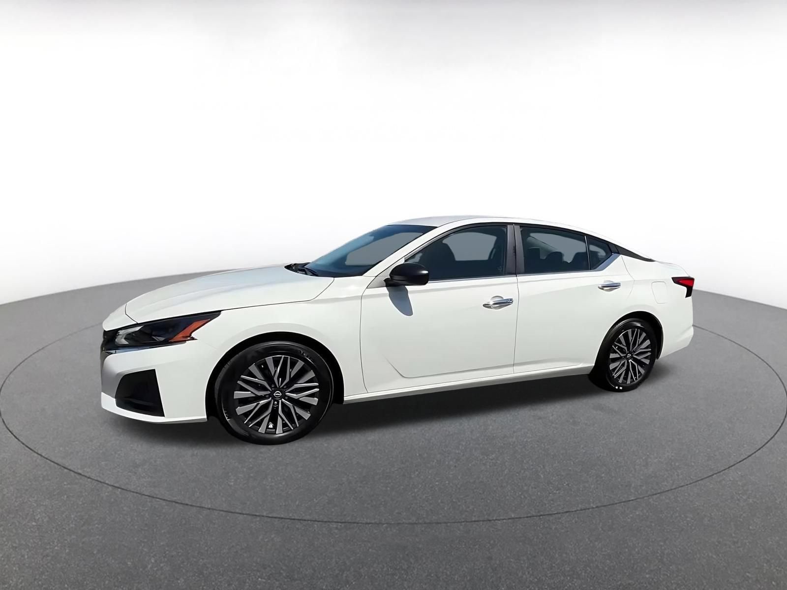Thumbnail: 2025 Nissan Altima - 8