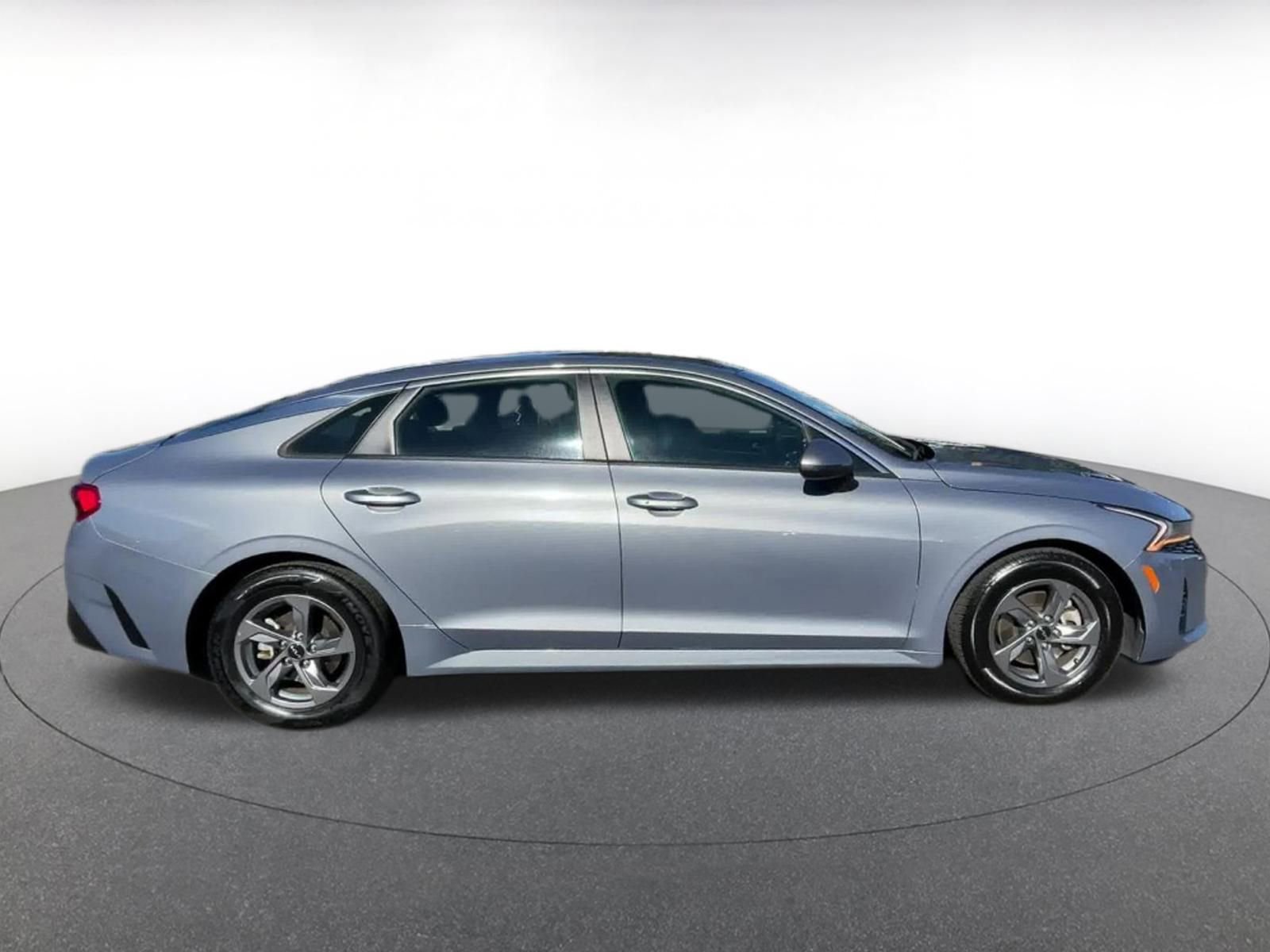 Thumbnail: 2023 Kia K5 - 16