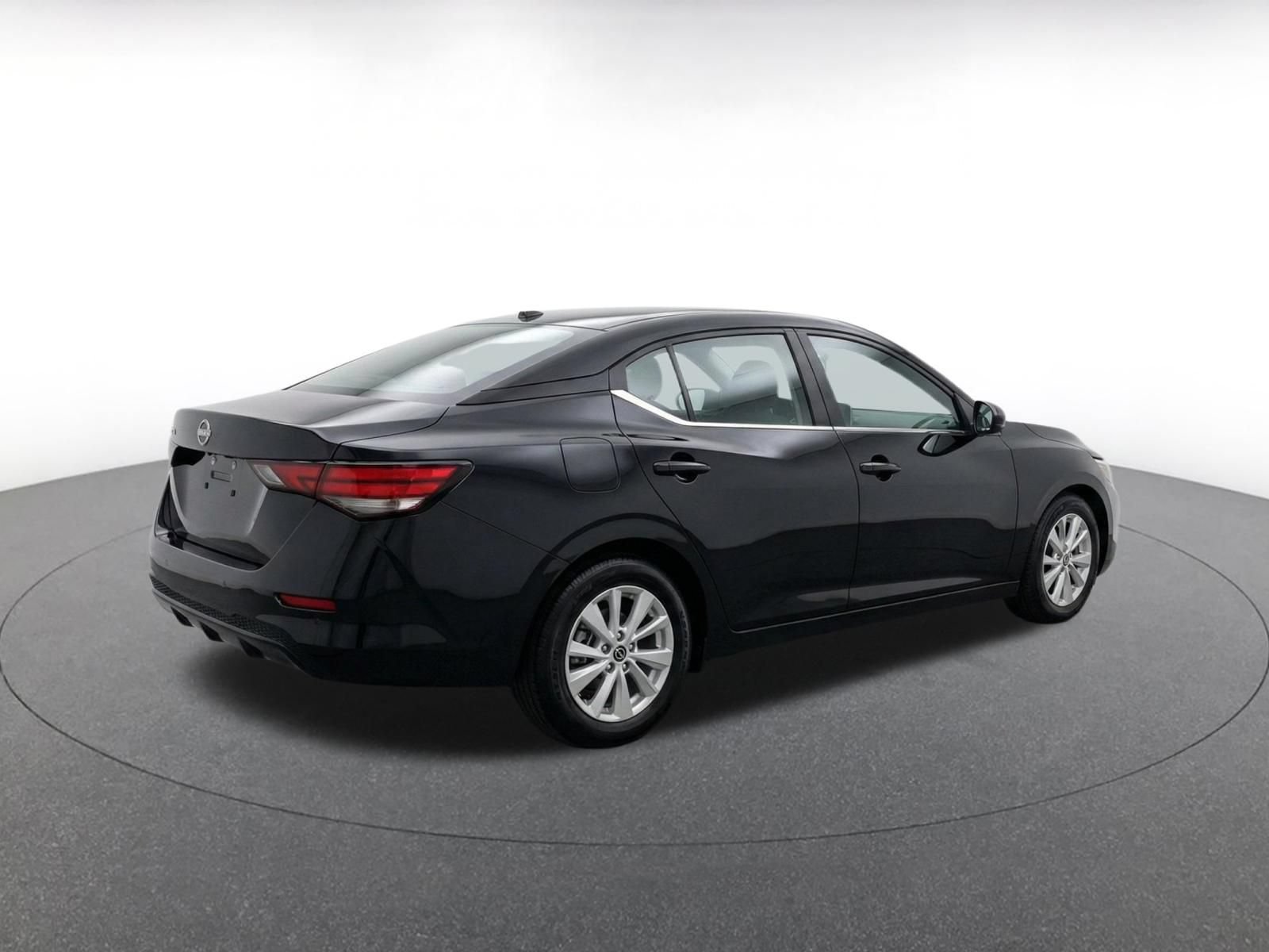 Thumbnail: 2025 Nissan Sentra - 9