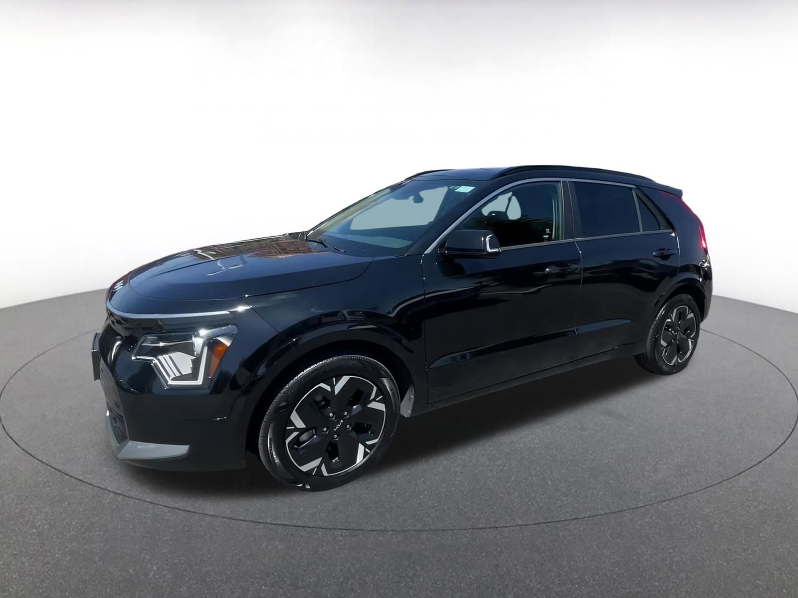 Thumbnail: 2023 Kia Niro - 8
