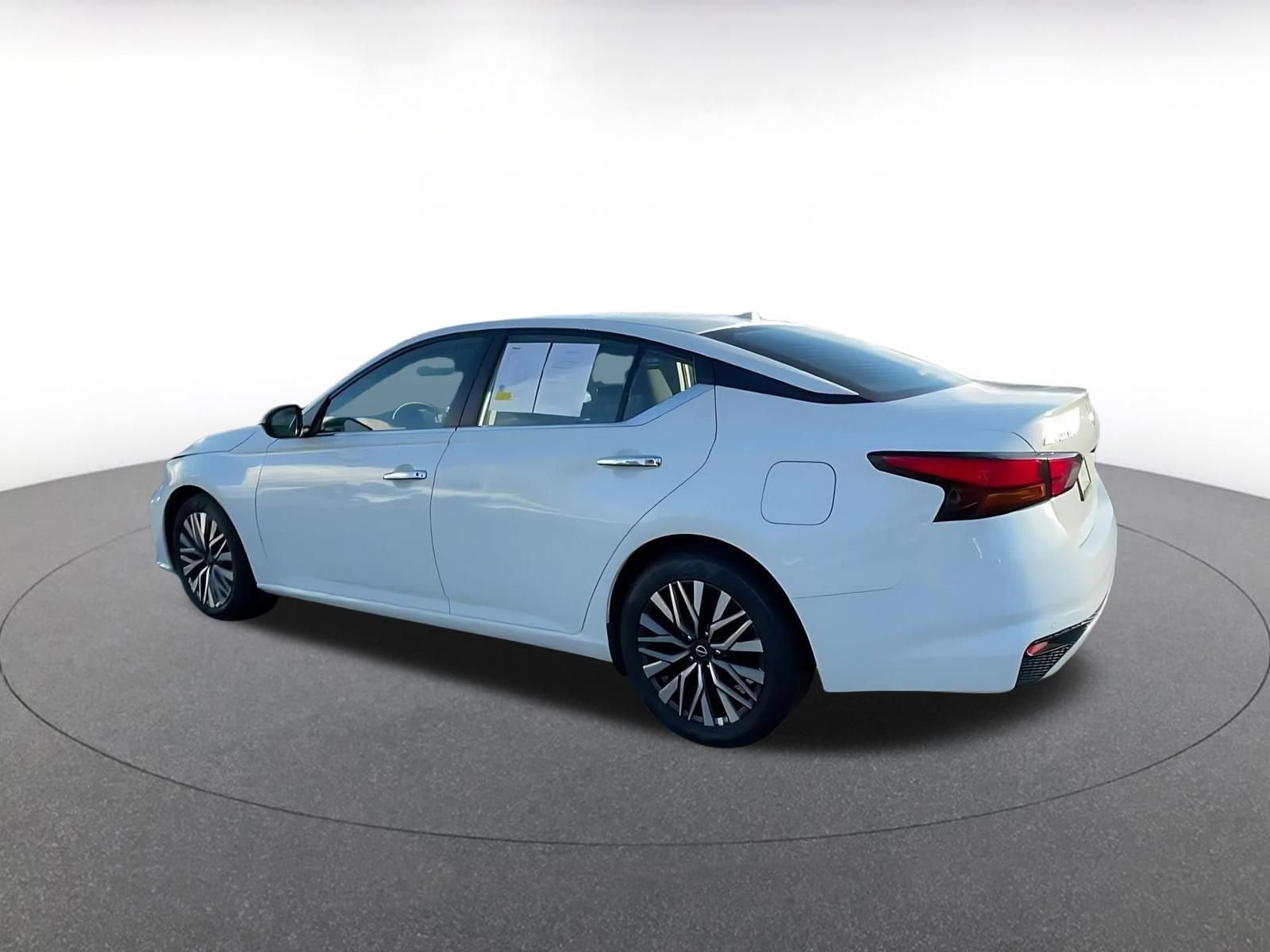 Thumbnail: 2025 Nissan Altima - 10