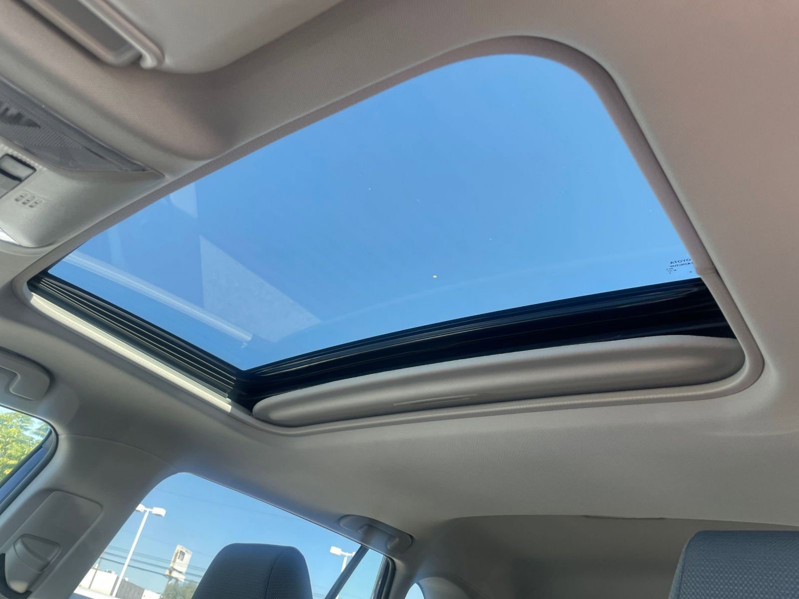 Thumbnail: 2025 Toyota RAV4 - 31