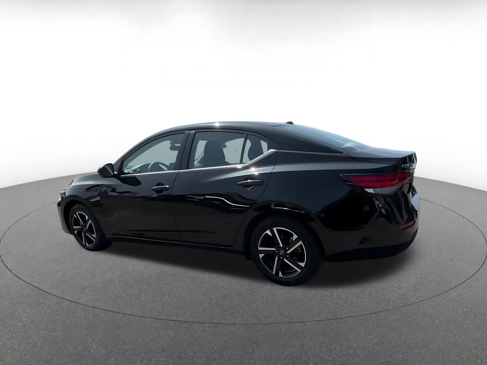 2025 Nissan Sentra SV - Photo 9