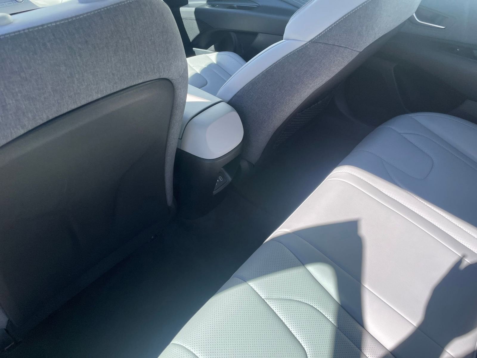 Thumbnail: 2025 Hyundai Elantra - 24