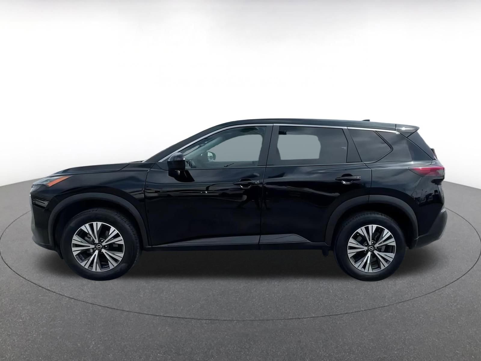 2023 Nissan Rogue SV 8