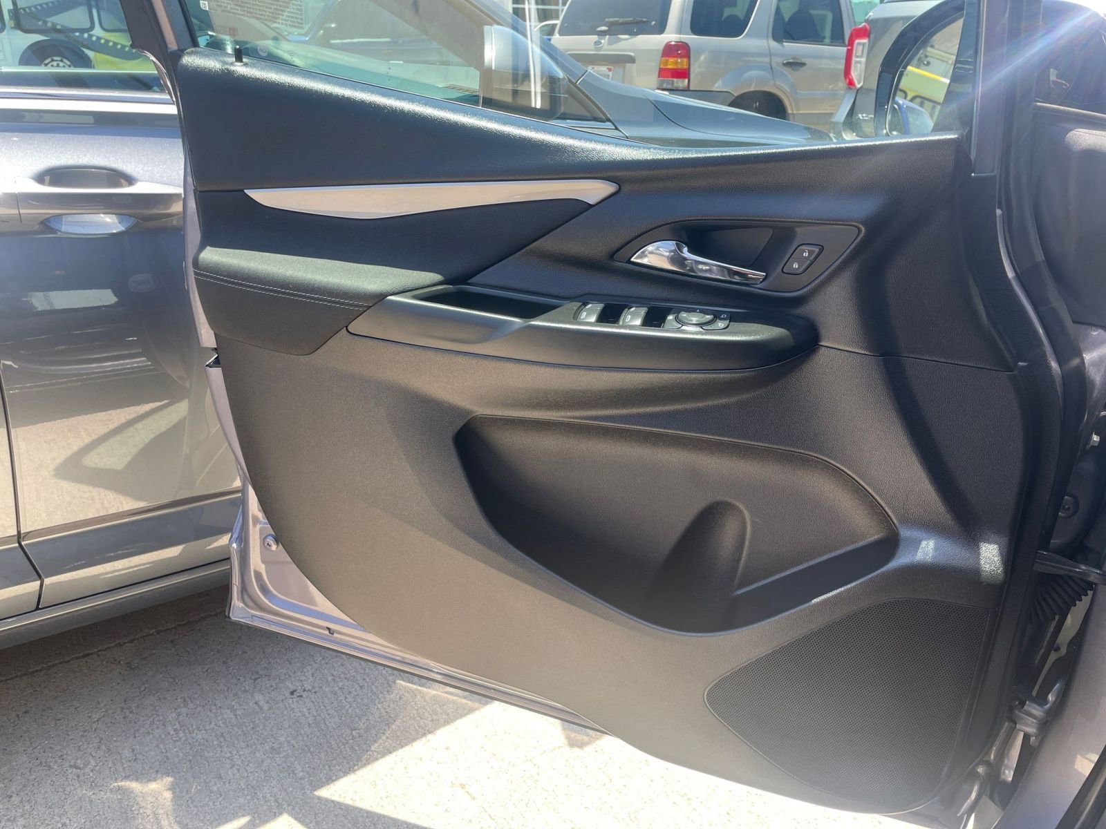 Thumbnail: 2023 Chevrolet Bolt EV - 24