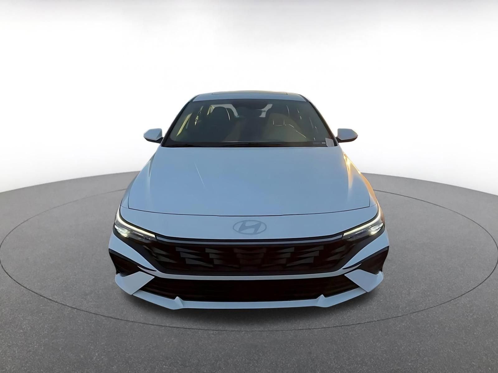 Thumbnail: 2025 Hyundai Elantra - 4