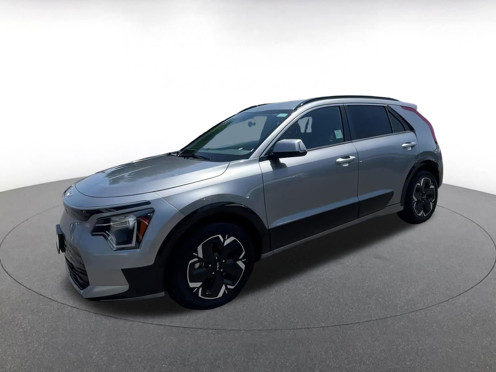 Thumbnail: 2023 Kia Niro - 8