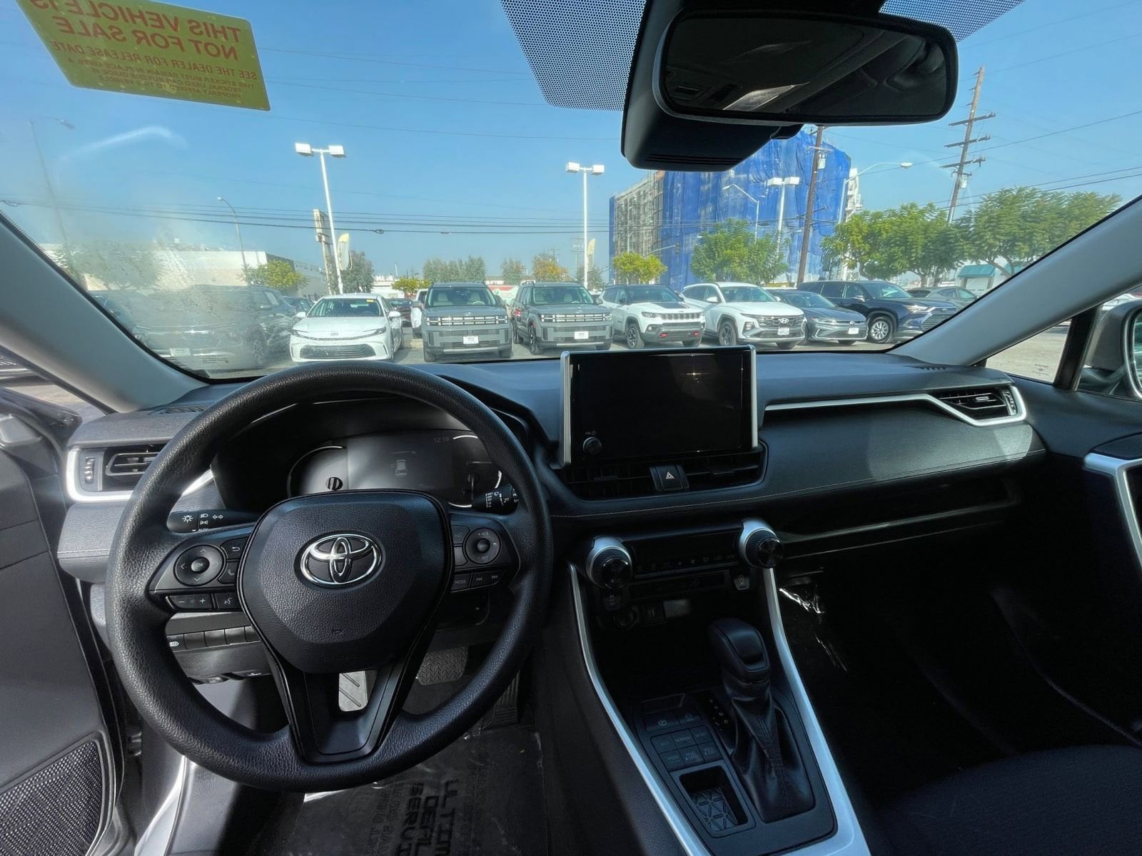 Thumbnail: 2025 Toyota RAV4 - 33