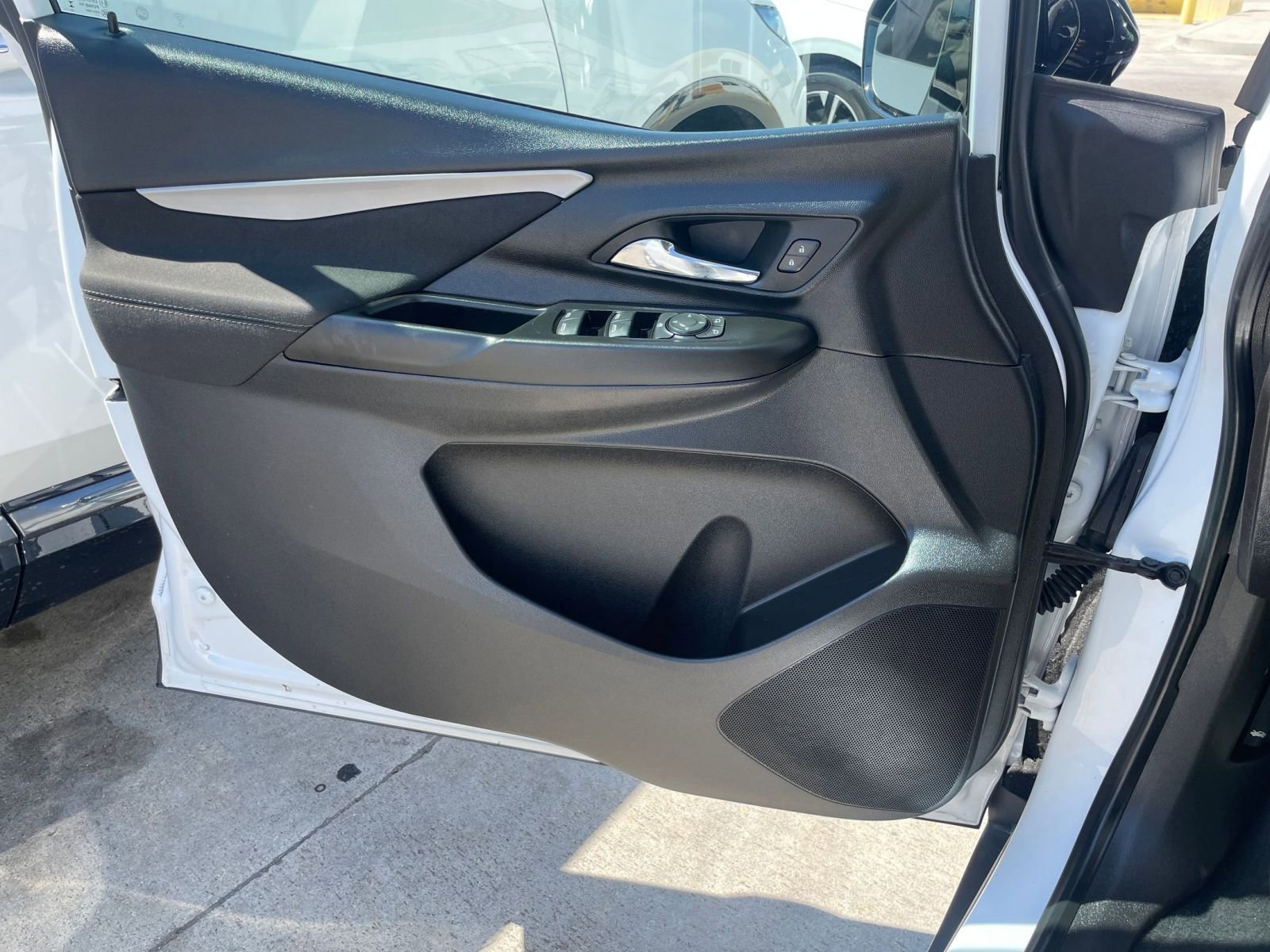 Thumbnail: 2023 Chevrolet Bolt EV - 24