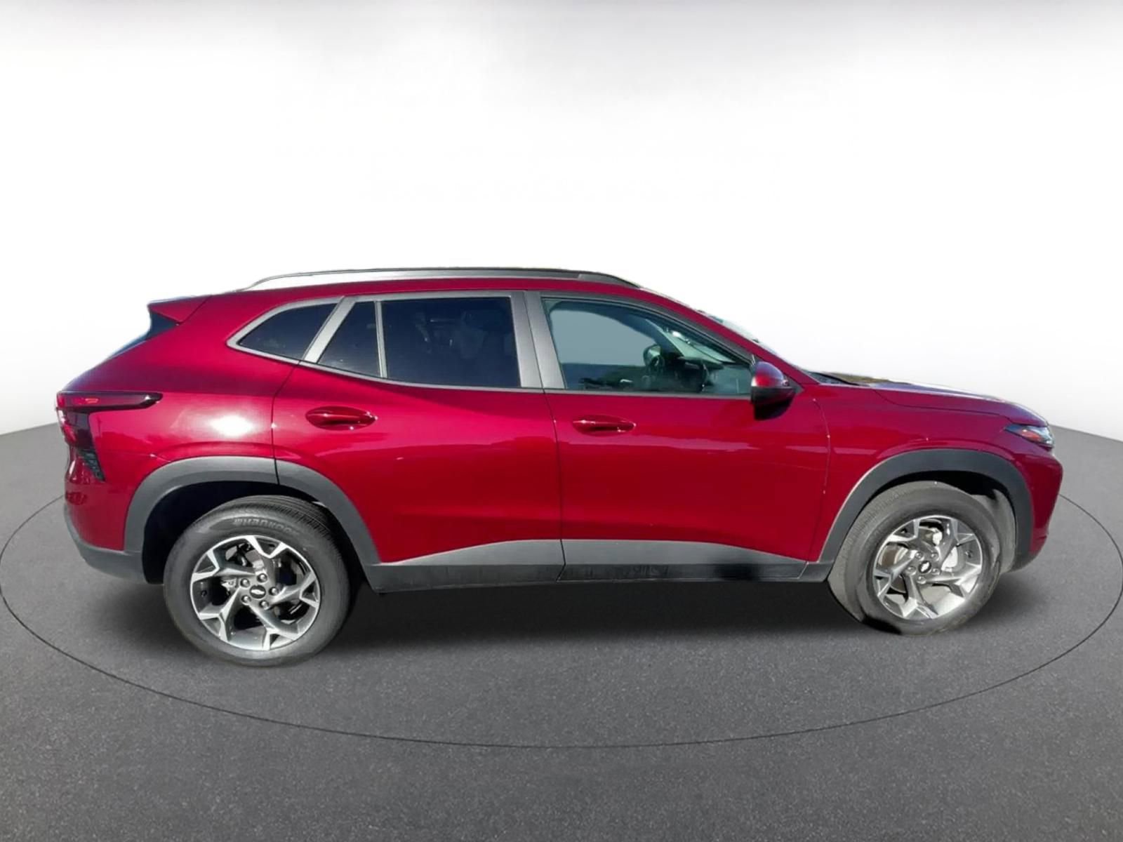 Thumbnail: 2025 Chevrolet Trax - 16