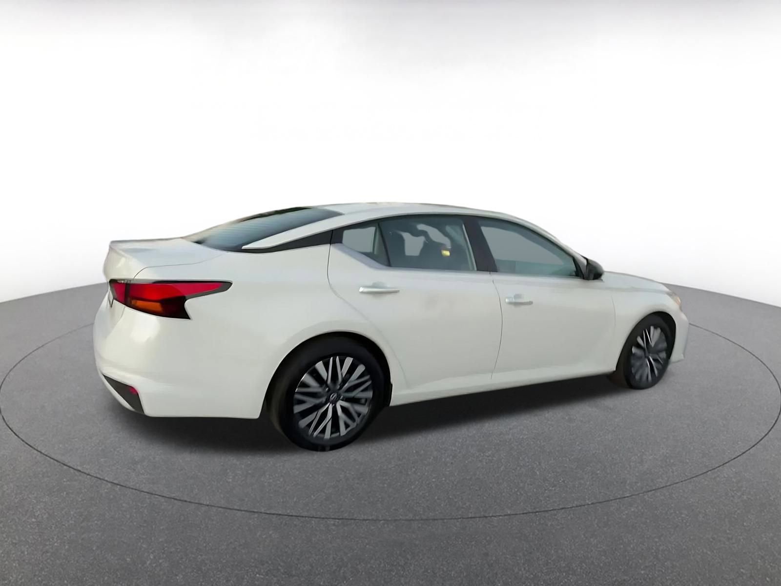 Thumbnail: 2025 Nissan Altima - 15