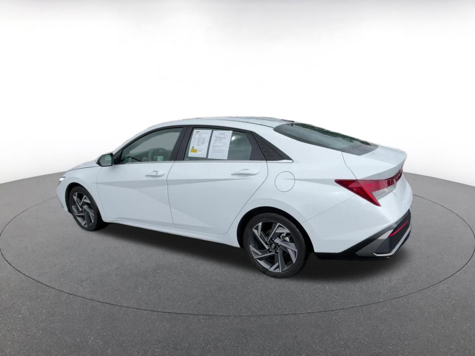 Thumbnail: 2025 Hyundai Elantra - 10