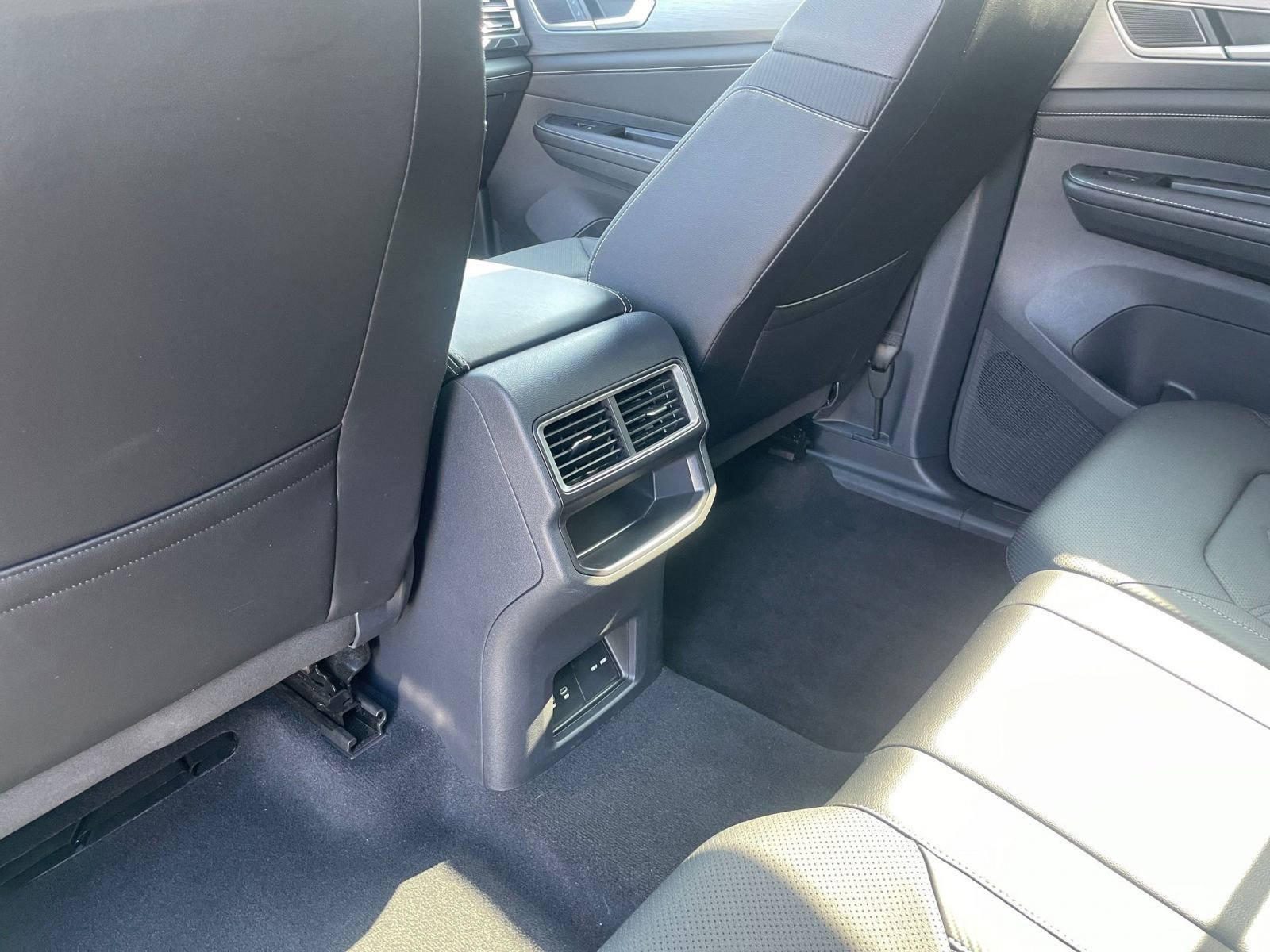 Thumbnail: 2025 Volkswagen Atlas - 24