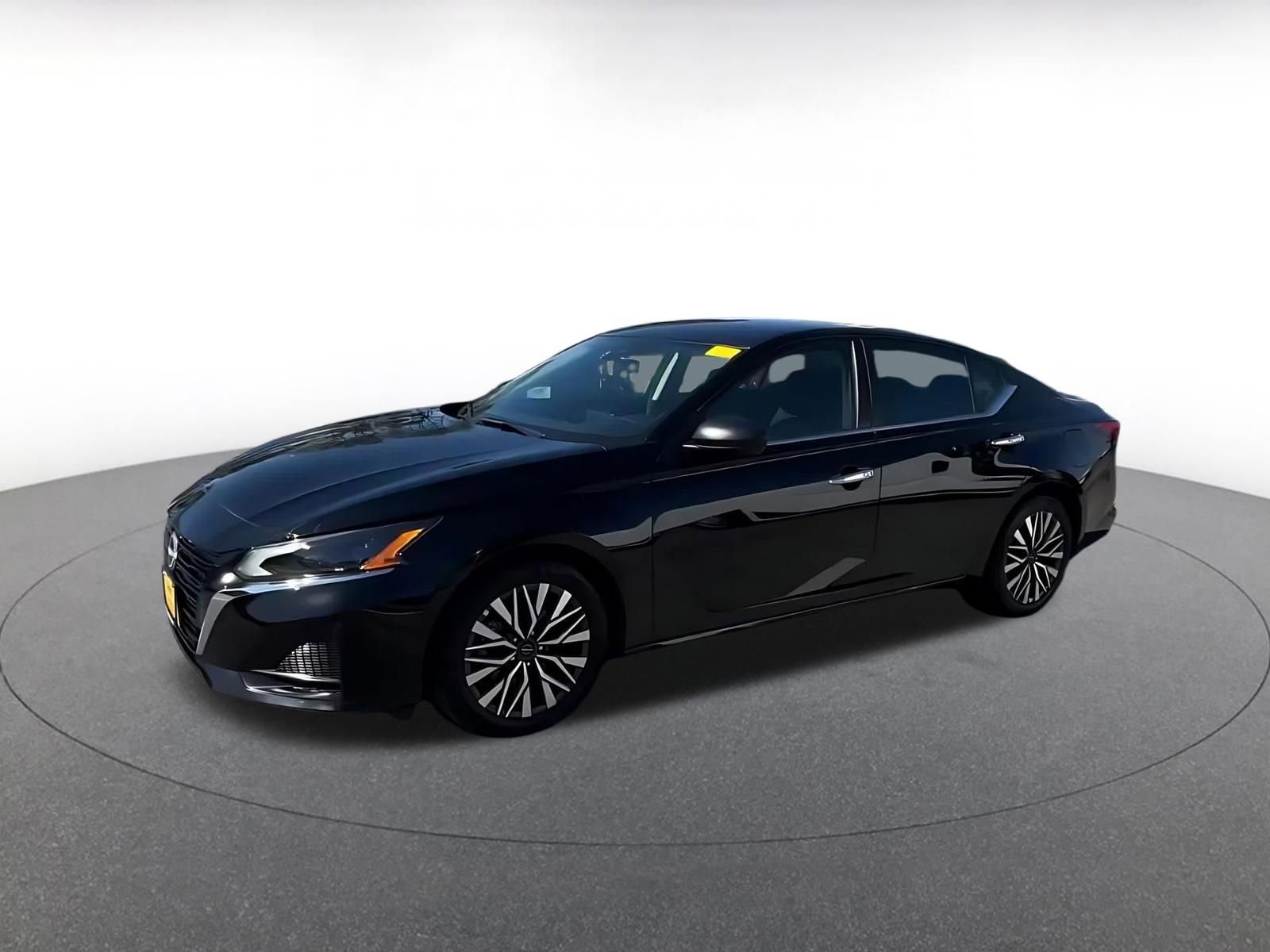 Thumbnail: 2025 Nissan Altima - 8