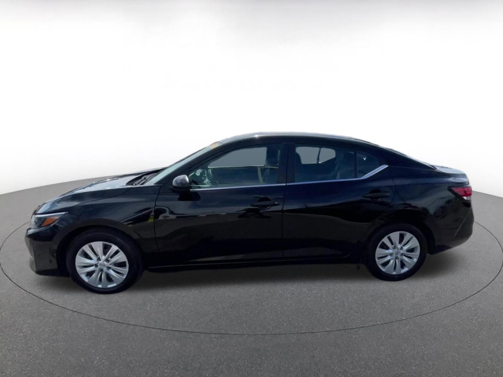 Thumbnail: 2025 Nissan Sentra - 9