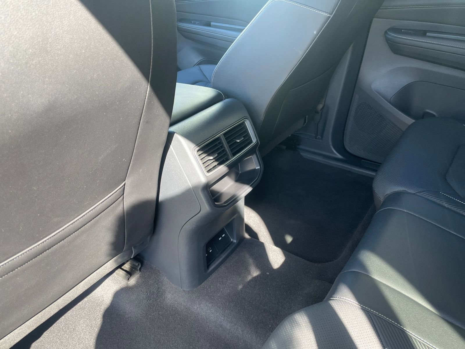 Thumbnail: 2025 Volkswagen Atlas - 24