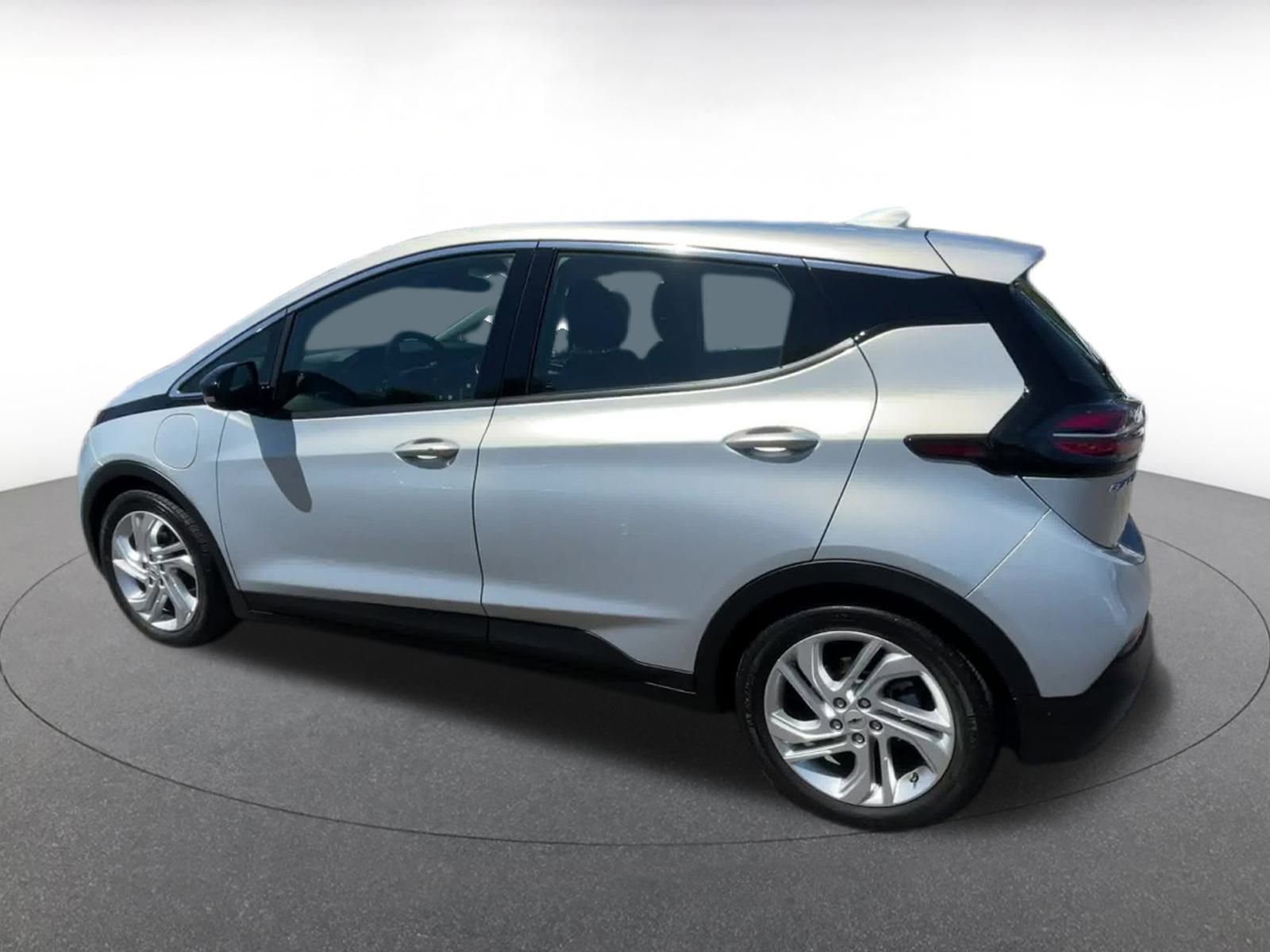 Thumbnail: 2023 Chevrolet Bolt EV - 10