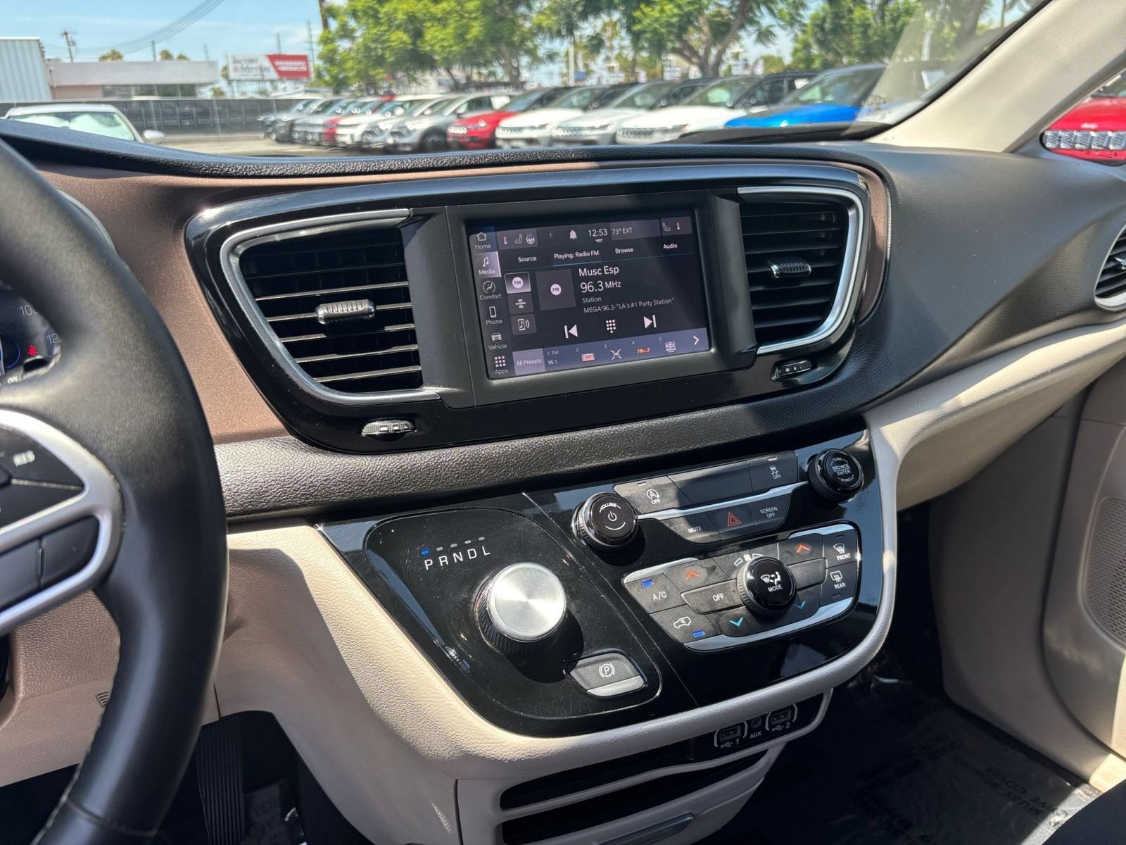Thumbnail: 2024 Chrysler Voyager - 14
