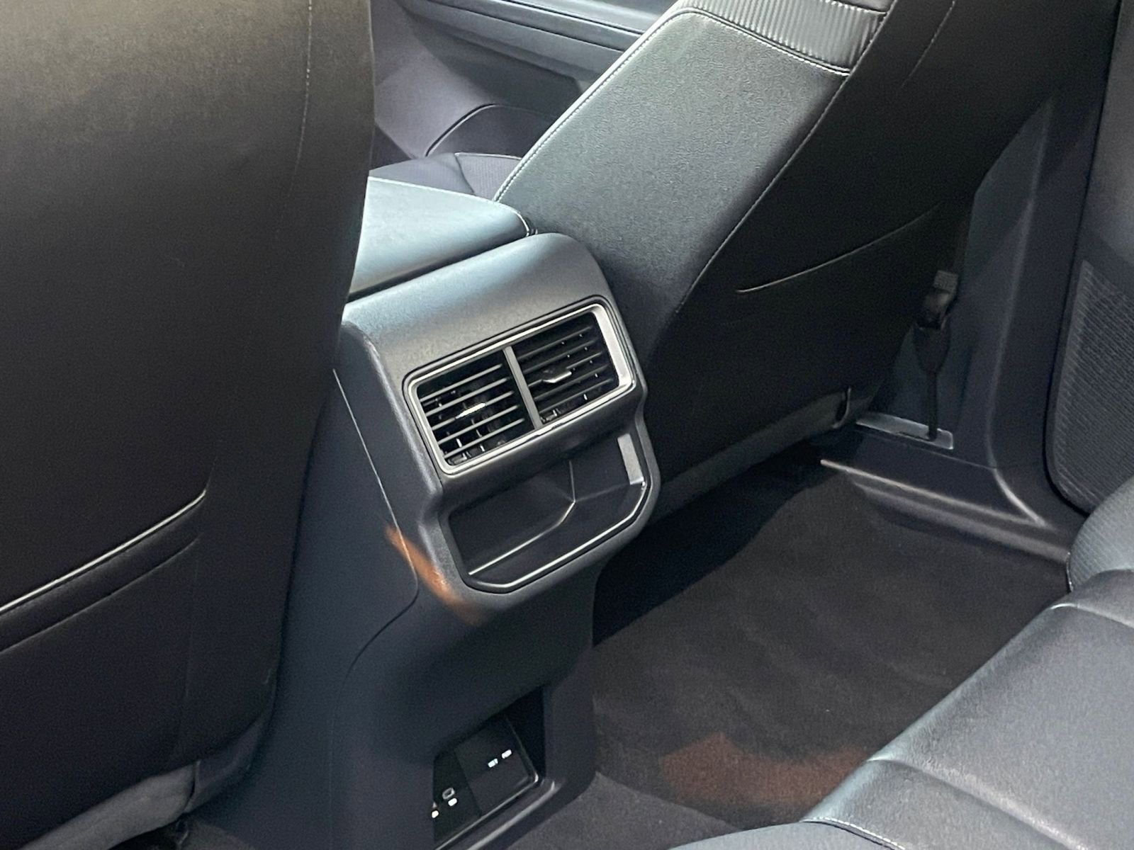 Thumbnail: 2025 Volkswagen Atlas - 24