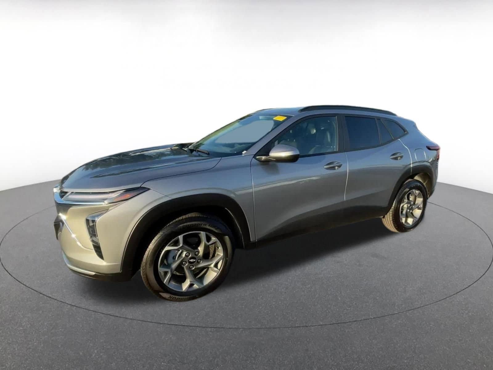 Thumbnail: 2025 Chevrolet Trax - 8