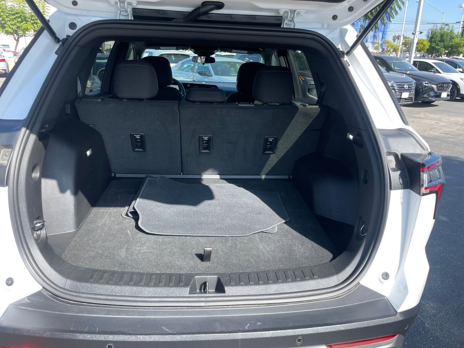 Thumbnail: 2025 Chevrolet Equinox - 31