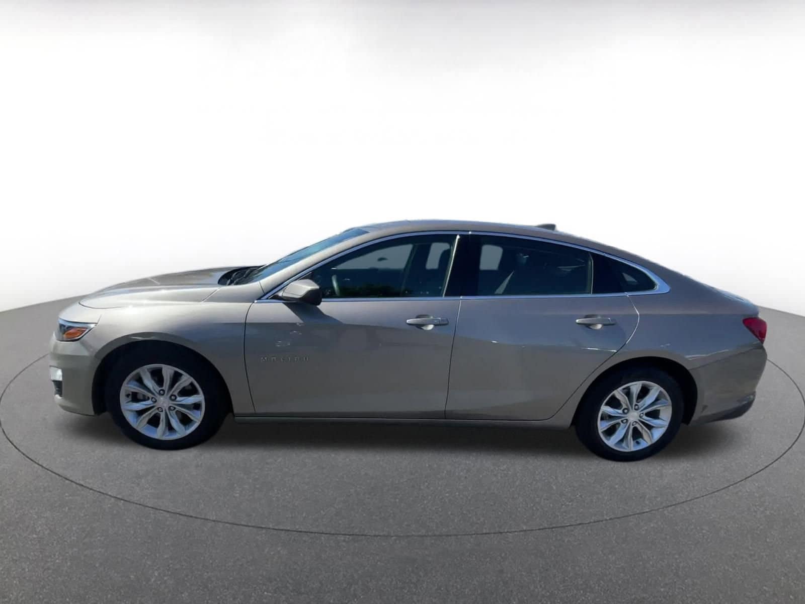 Thumbnail: 2023 Chevrolet Malibu - 9