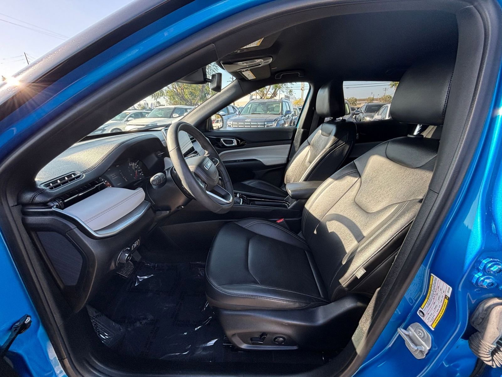 Thumbnail: 2025 Jeep Compass - 28