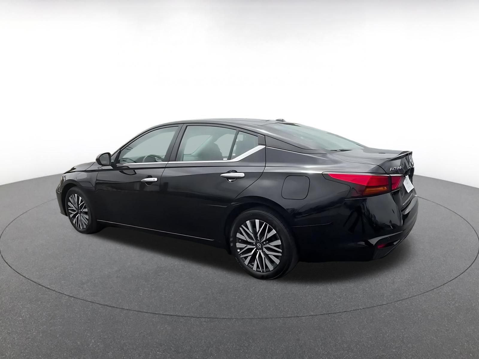 Thumbnail: 2025 Nissan Altima - 11