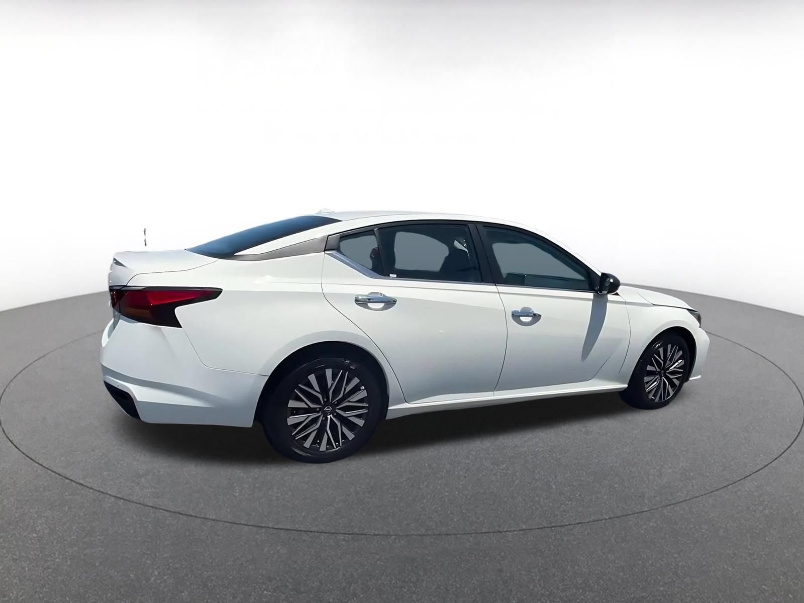Thumbnail: 2025 Nissan Altima - 14