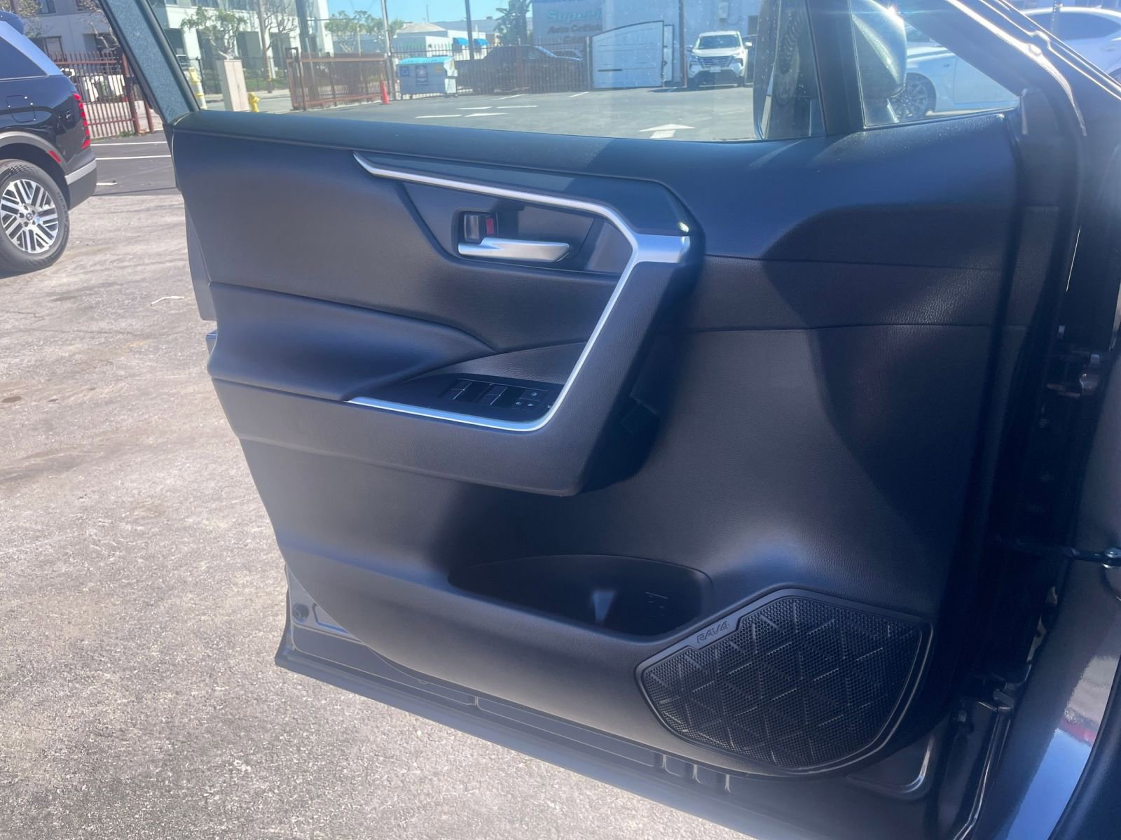 Thumbnail: 2025 Toyota RAV4 - 18