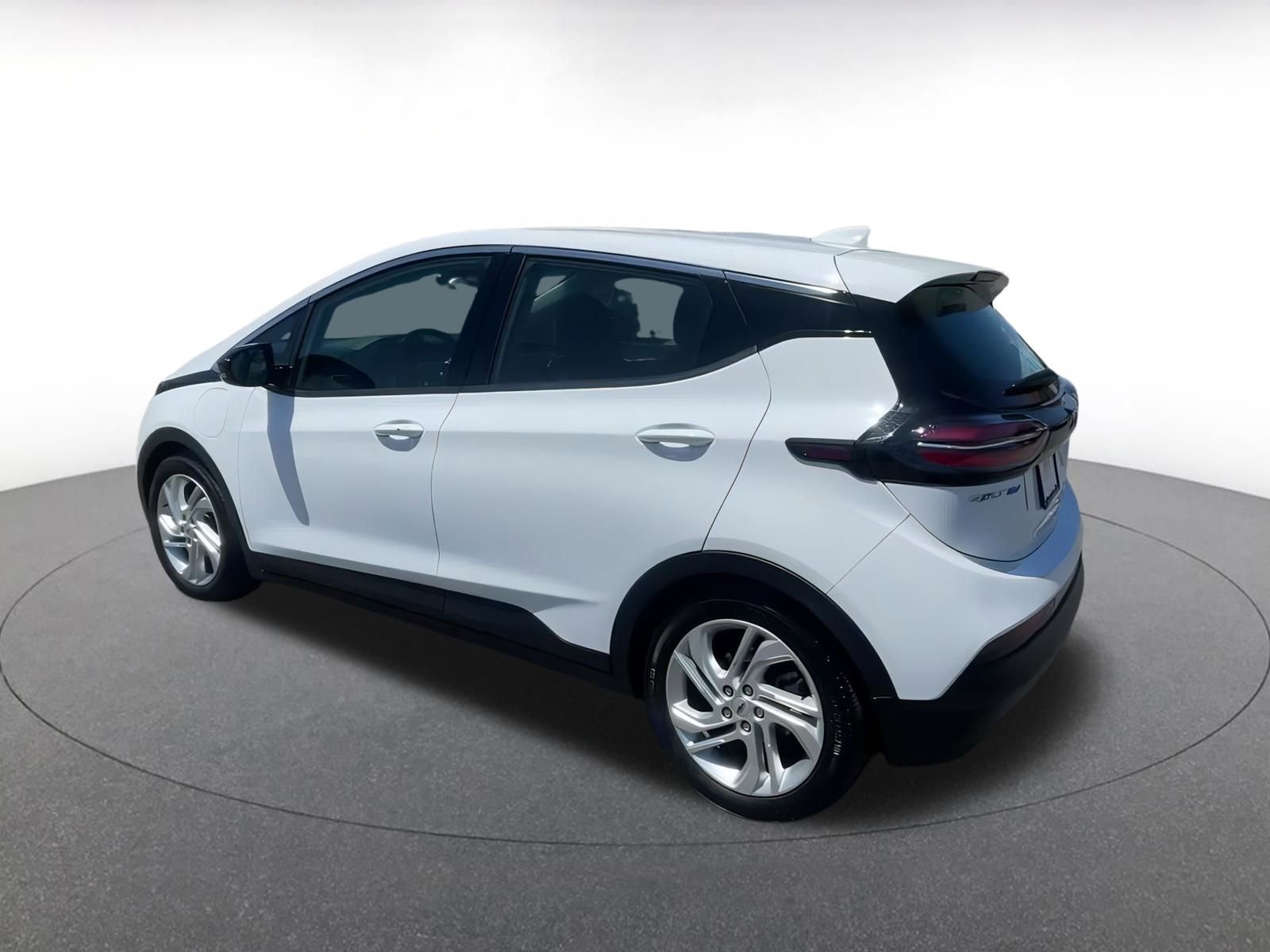 Thumbnail: 2023 Chevrolet Bolt EV - 10