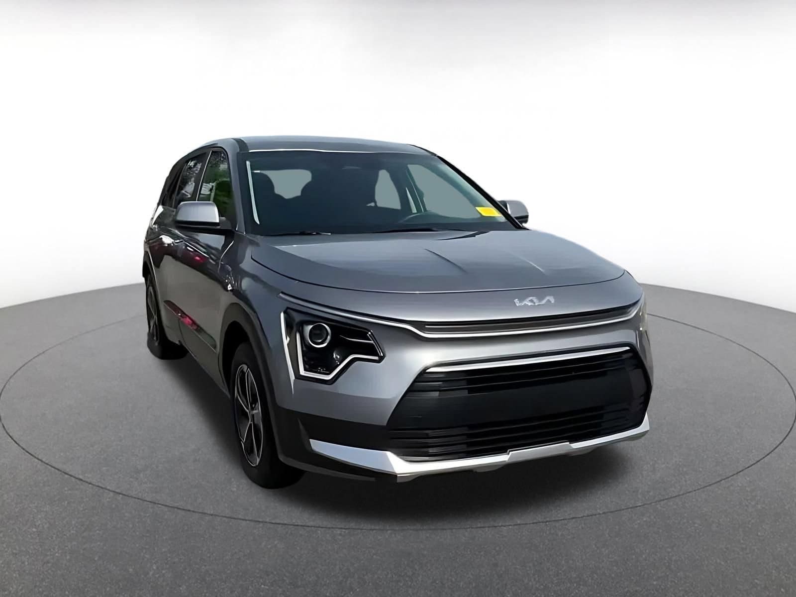 Thumbnail: 2026 Kia Niro - 3