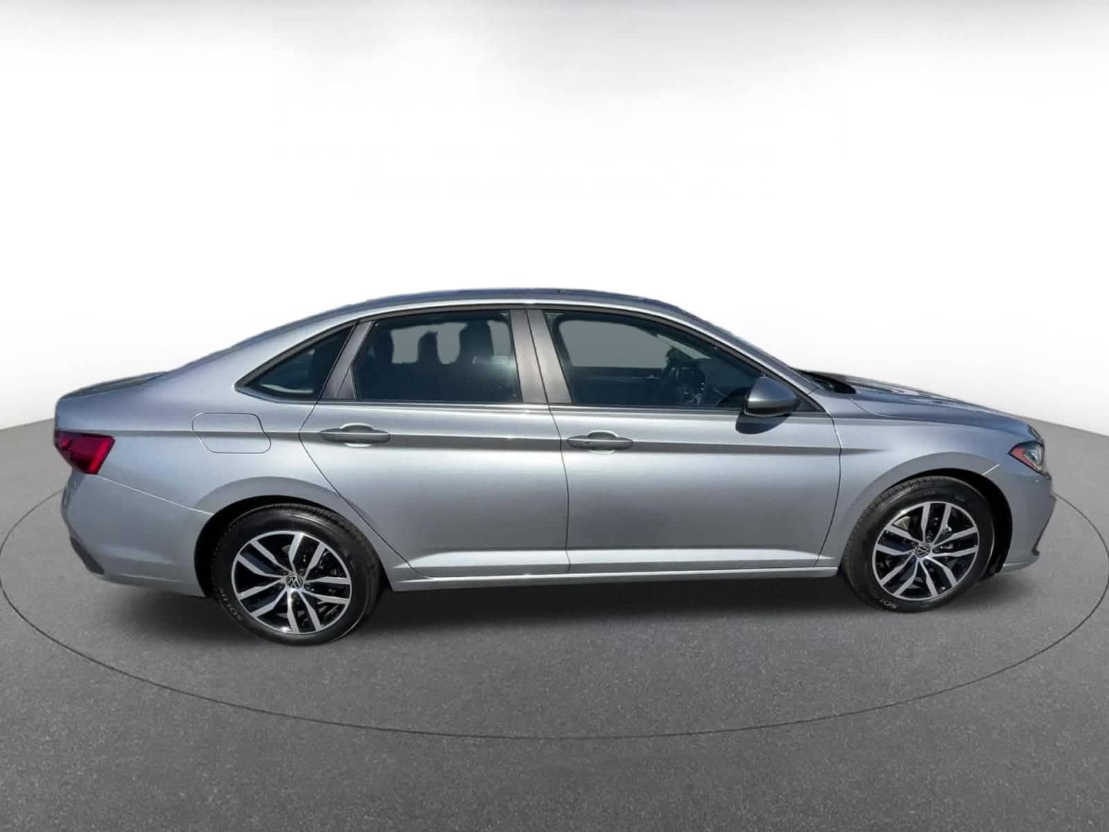 Thumbnail: 2025 Volkswagen Jetta - 16