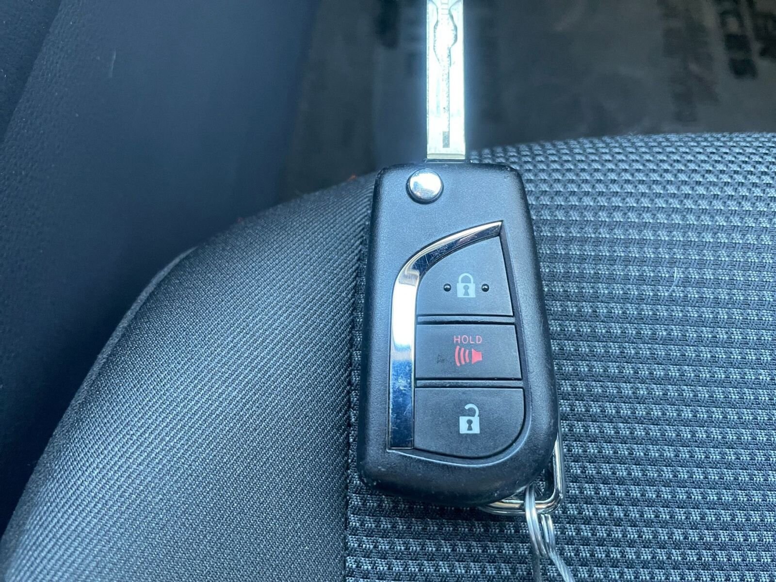 Thumbnail: 2025 Toyota RAV4 - 22