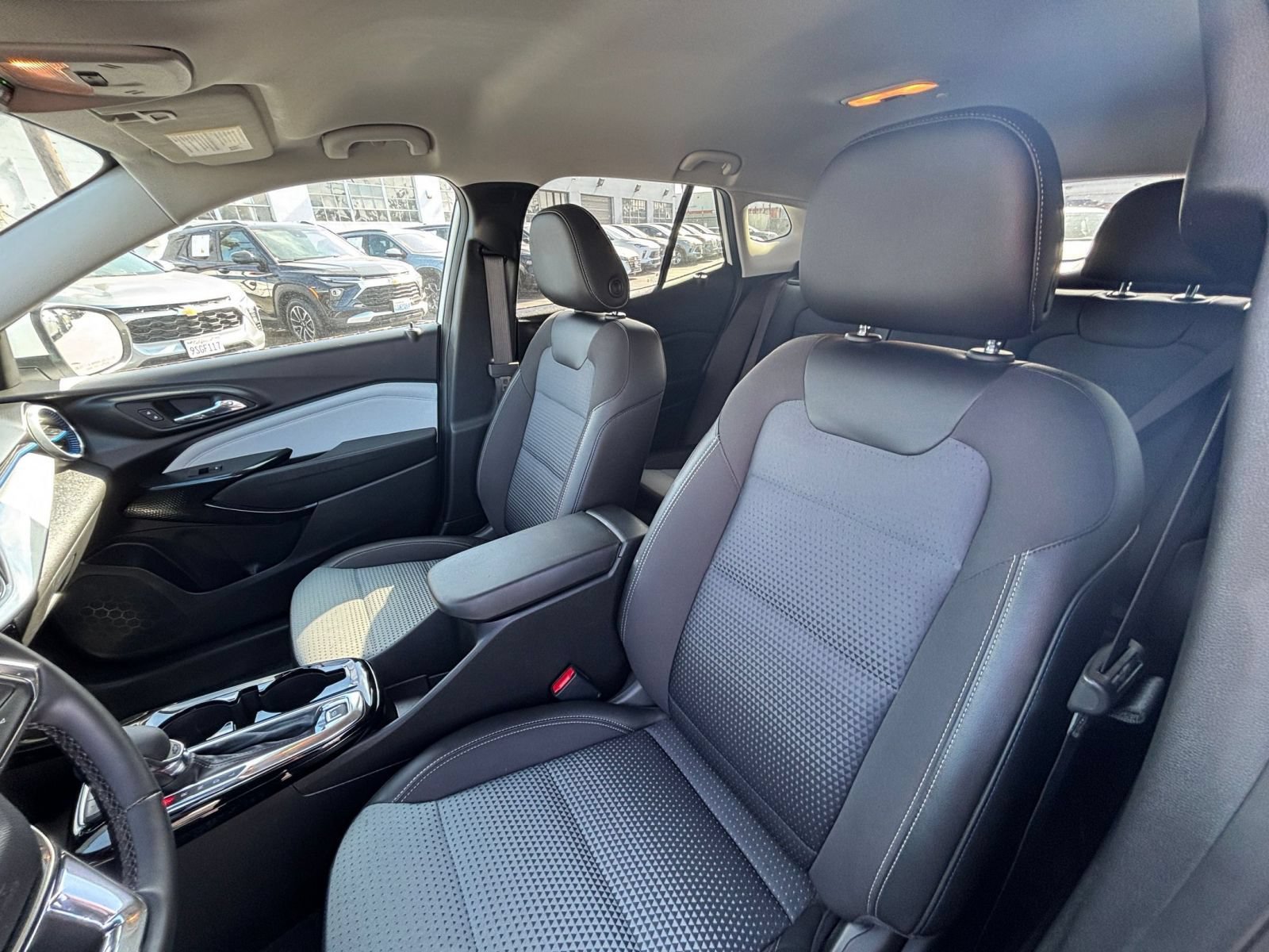 Thumbnail: 2025 Chevrolet Trax - 28