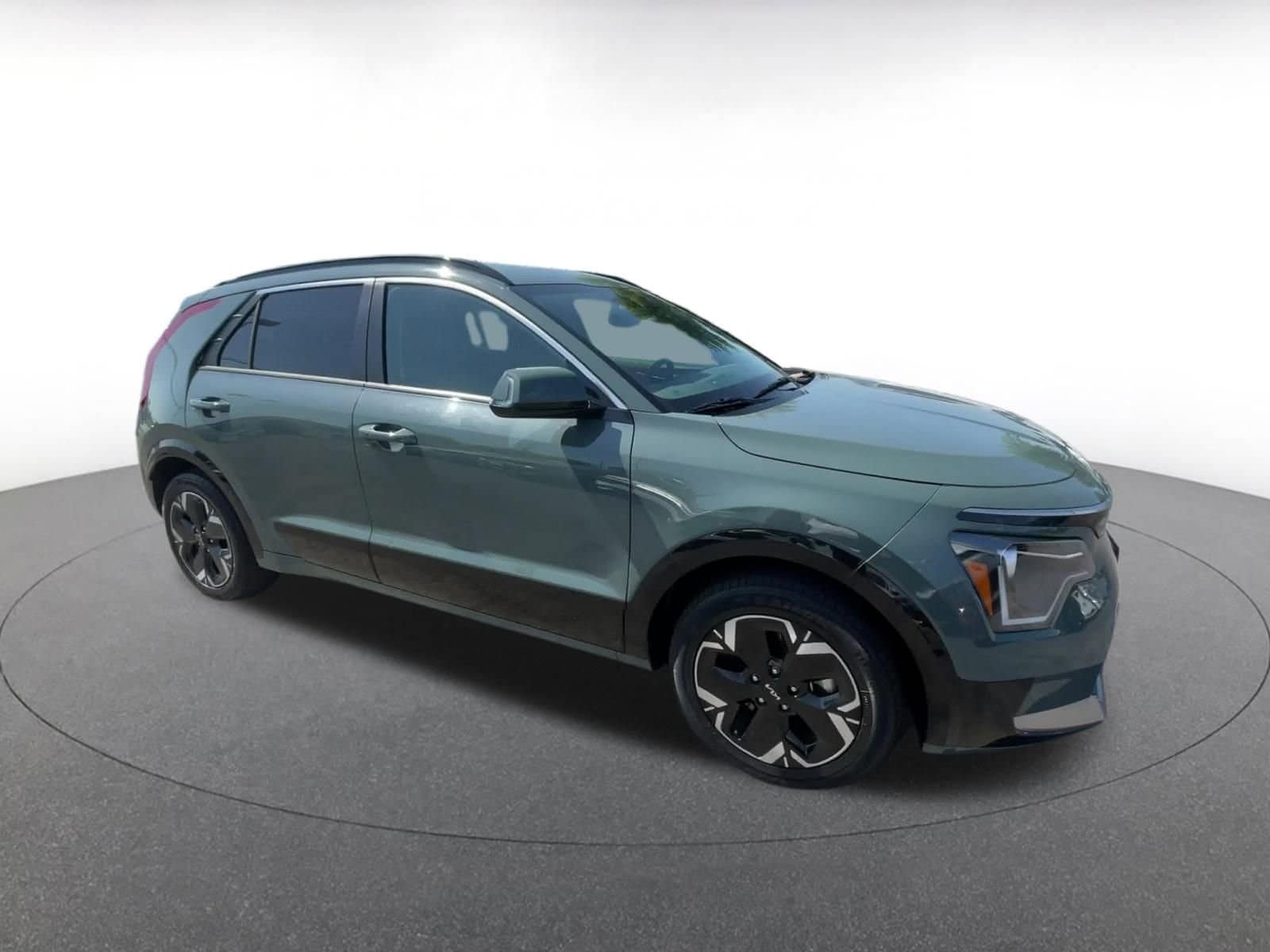 Thumbnail: 2023 Kia Niro - 2