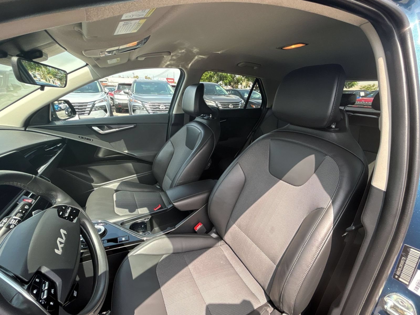 Thumbnail: 2024 Kia Niro - 24