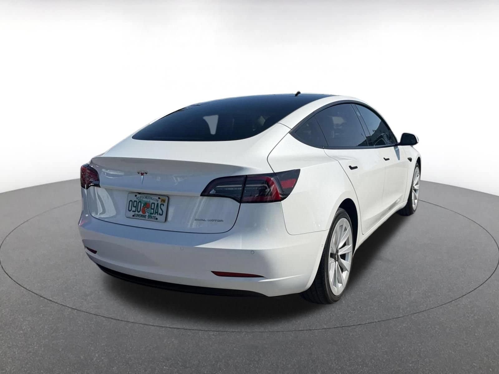 Thumbnail: 2022 Tesla Model 3 - 8
