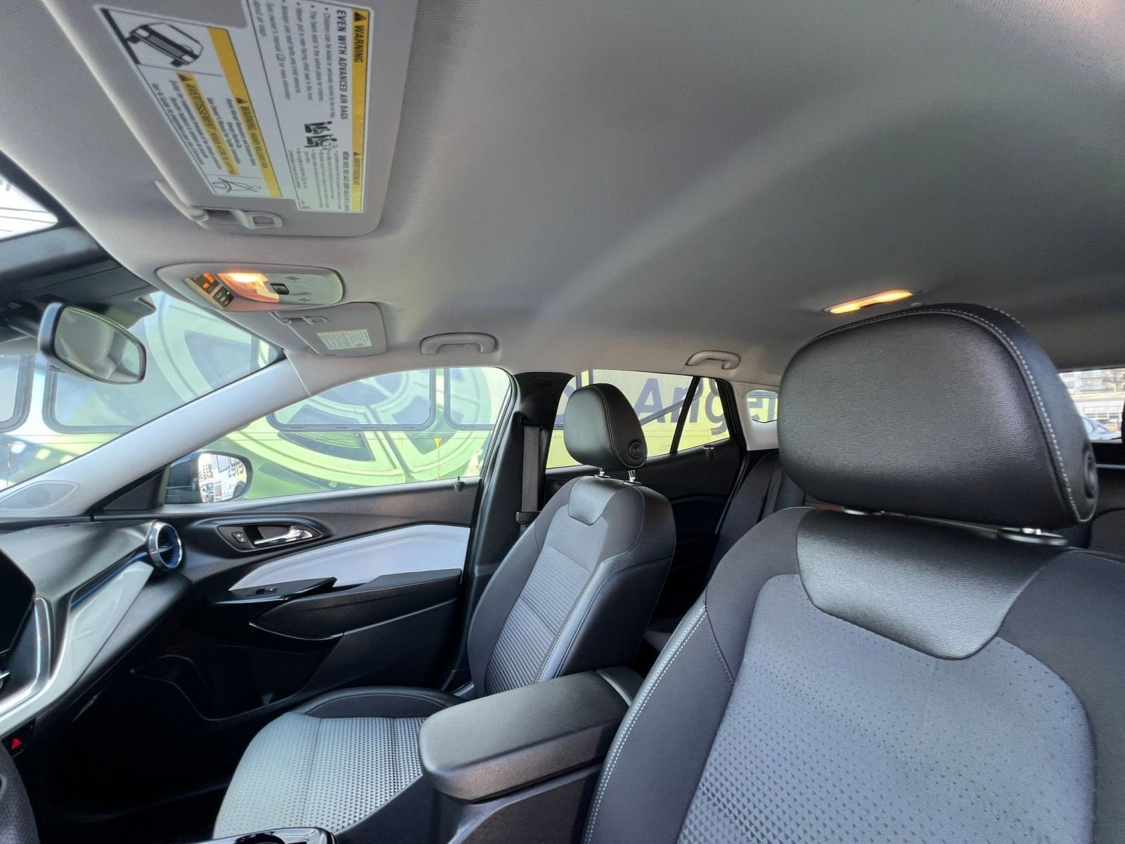 Thumbnail: 2025 Chevrolet Trax - 32