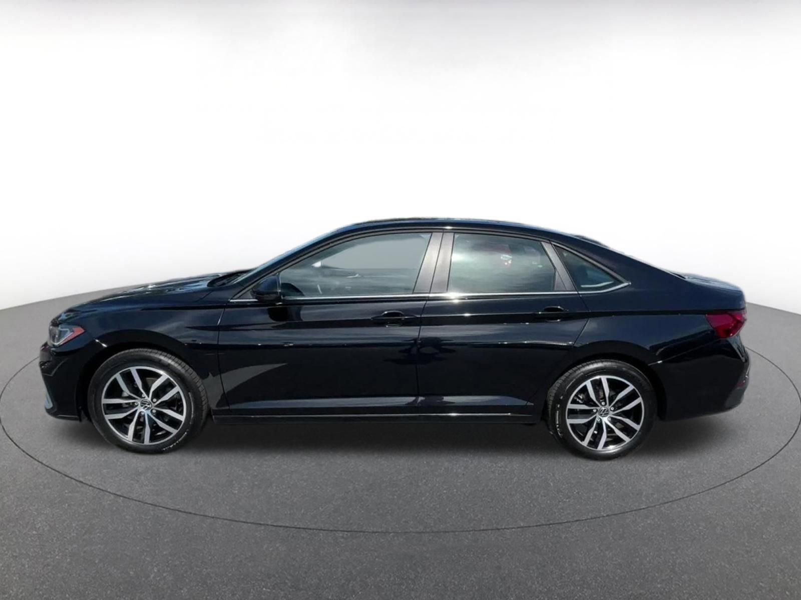 Thumbnail: 2025 Volkswagen Jetta - 9