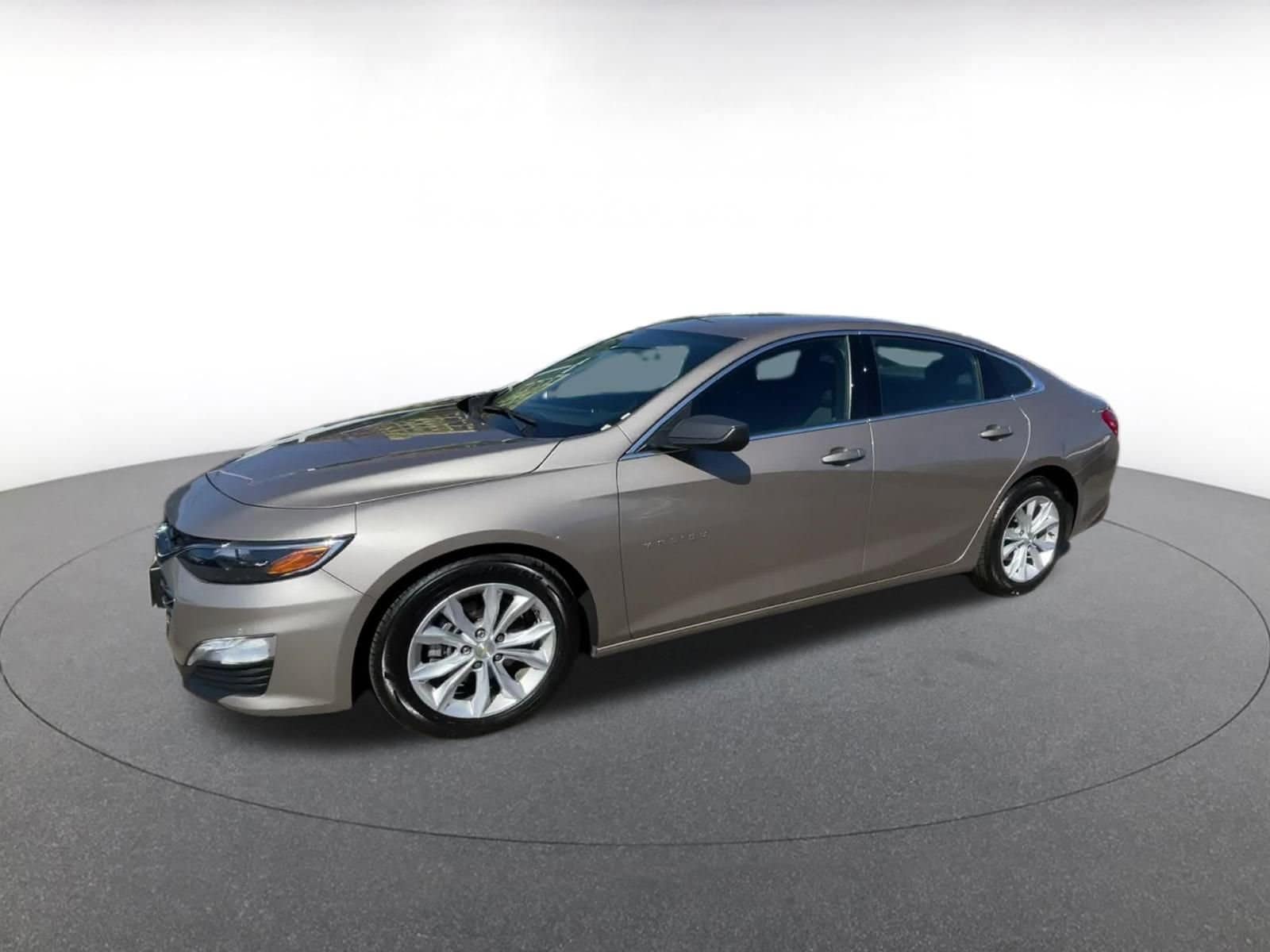 Thumbnail: 2023 Chevrolet Malibu - 8