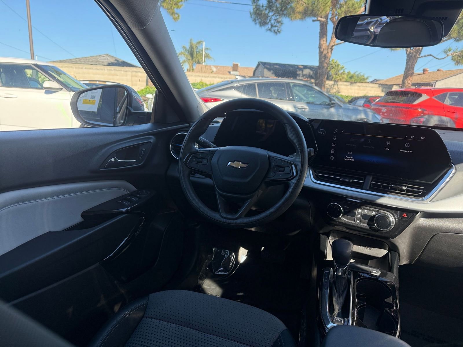 Thumbnail: 2025 Chevrolet Trax - 31