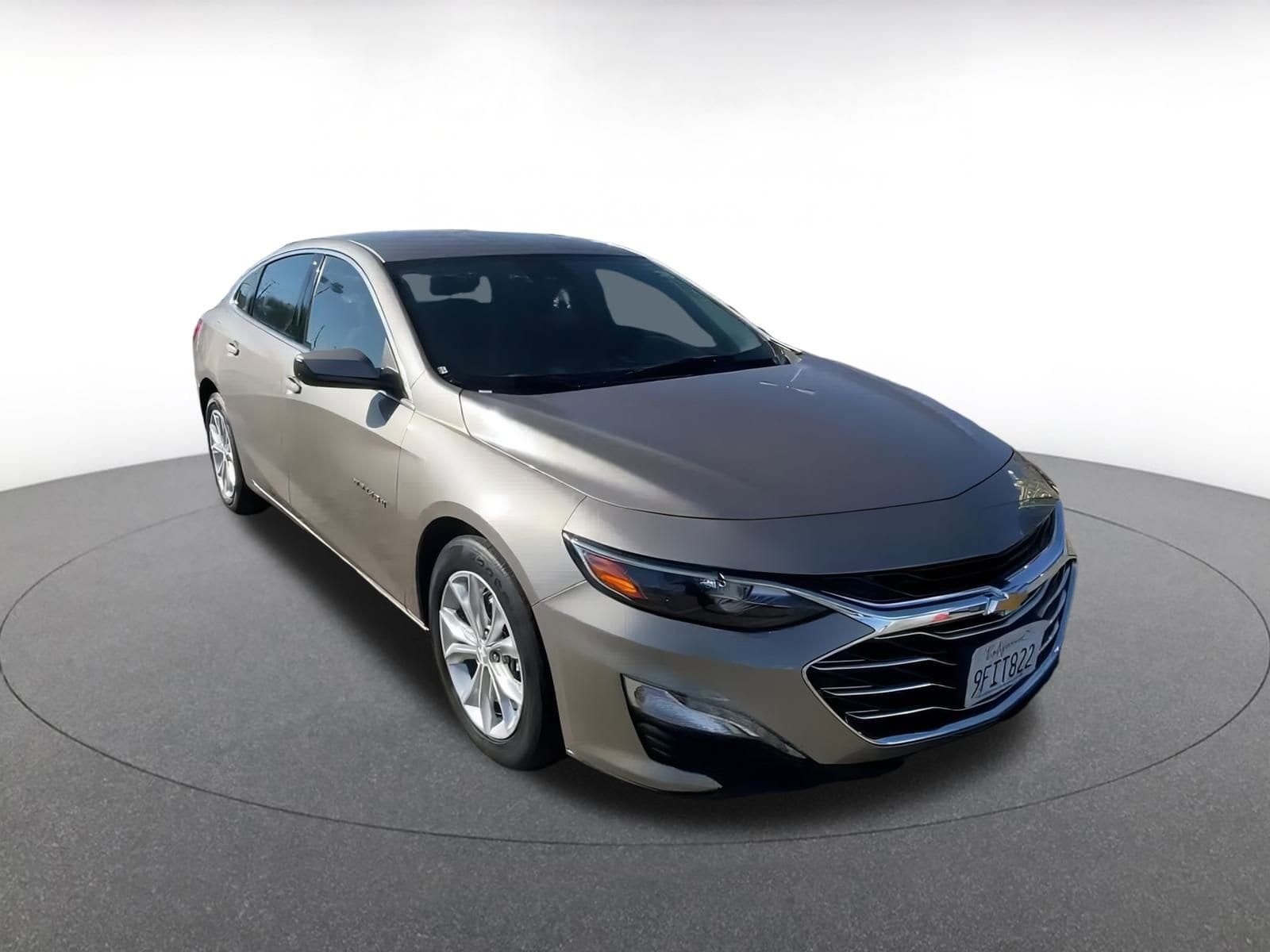 Thumbnail: 2023 Chevrolet Malibu - 3